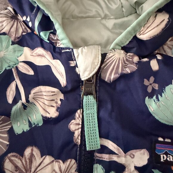 Patagonia Child's Reversible Down Puffer Jacket Hood Blue Floral No Size Tag 2T - Picture 10 of 13